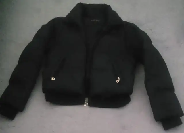 All (3) Women's blazer side (short) Jackets & Coats in Women's - Tops & Outerwear in City of Toronto - Image 2