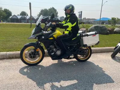 Looking for aluminum luggage / Panniers for my 2018 Suzuki Vstrom 1000. Similar to ones in pictures....