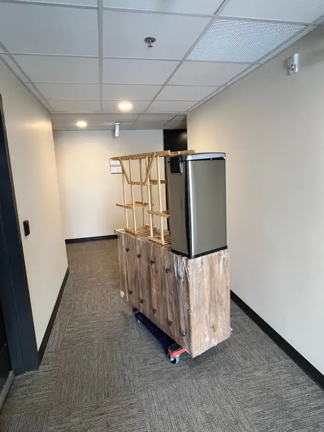 • Winnipeg Moving Help & Delivery Services 558824082575216642