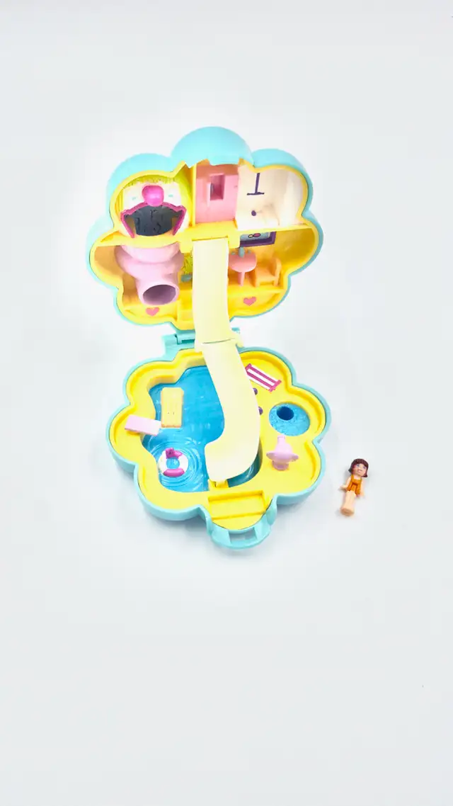 2000 Polly Pocket Water Park Water Fun Park Reproduction 1 Doll in Toys & Games in Oakville / Halton Region - Image 6