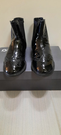 Ecco  Black Patent leather chelsea boots