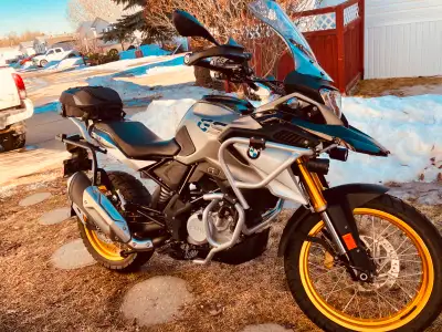 Awesome bike great condition, never dropped, lots of accessories
