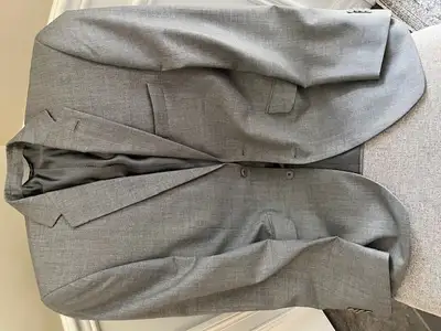 Arturo Calle 100% Pure Wool Light Grey Suit, Size 38/32, View more