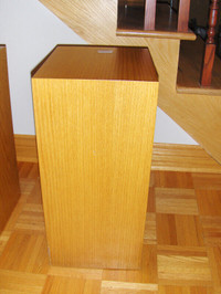 Cube décoratif en bois ou table de salon
