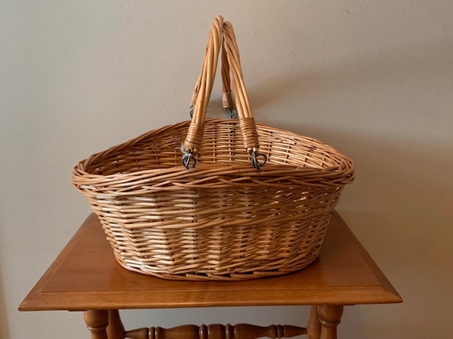 Wicker Baskets Vintage (2 different styles) in Home Décor & Accents in City of Halifax - Image 4