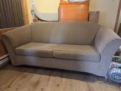 Divan lit en excellent état, View more