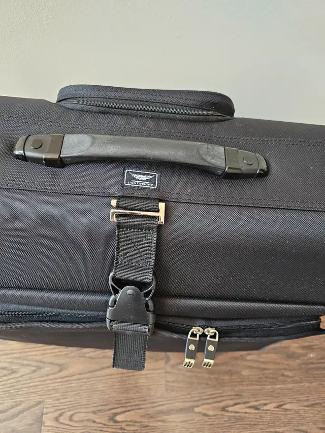 DELSEY Carryon Garment Bag with 2 Wheels63660926860291123