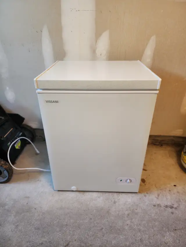 Vissani 5.0 cu. ft. Chest Freezer in Freezers in Oakville / Halton Region - Image 2