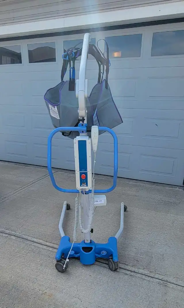 Hoyer Advance- E 340  Portable Foldable Patient Lift in Health & Special Needs in Edmonton - Image 5