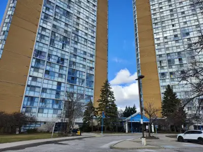 Private Room For Rent In Condo In Mississauga From 1ST July.