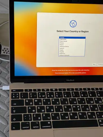 MacBook Retina 12 pouces 2017 — 8 Go RAM — fonctionne branché, View more