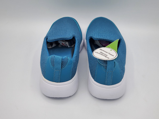 Ladies Laceless Shoes blue size 7 brand new/souliers femme bleu dans Vêtements  à Ouest de l’Île - Image 4