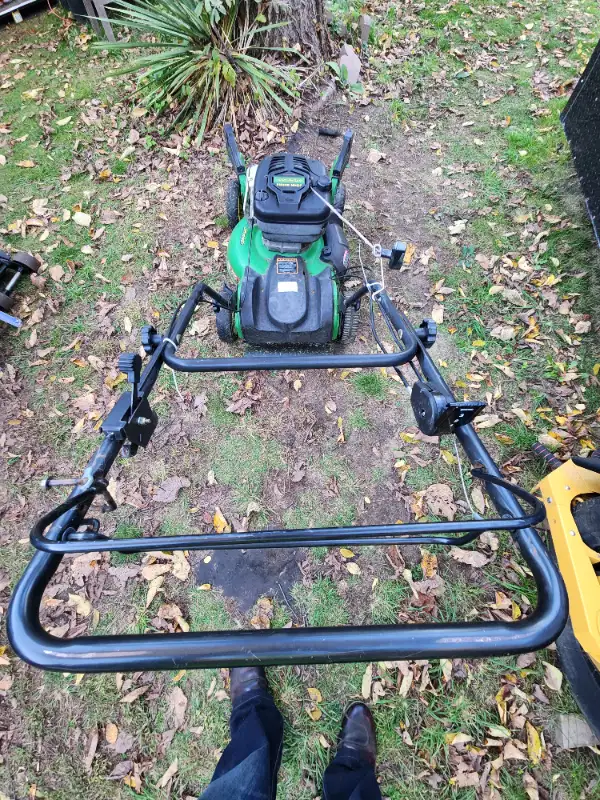 John Deere Commercial Self Propelled Zero Turn Lawnmower 6.75 HP in Lawnmowers & Leaf Blowers in Windsor Region - Image 11