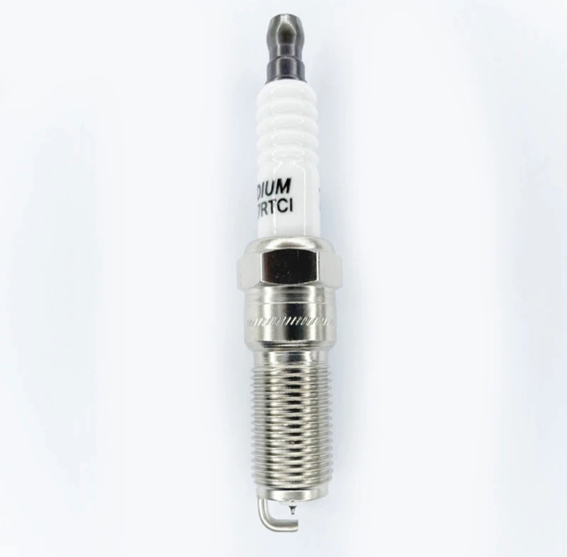 New (4 pcs) of spark plugs in General Electronics in City of Toronto