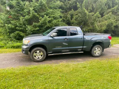 2008 Toyota Tundra, solid body& frame, Transmission has an issue, slips in 1-2-3 gears, possibly nee...