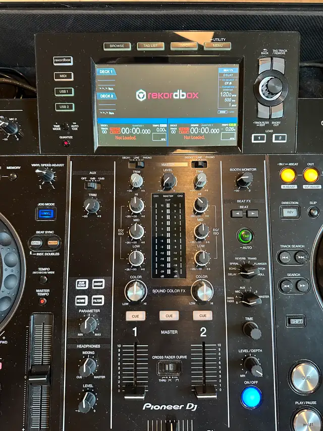 Pioneer DJ XDJ-RX2 2-Channel All-In-One DJ System with Hard Case62863274526338121