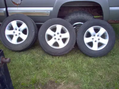 For Suzuki Grand Vitara 3x Dunlop Signature CS 225/70R16 worn but still good summer tires on rims 4x...