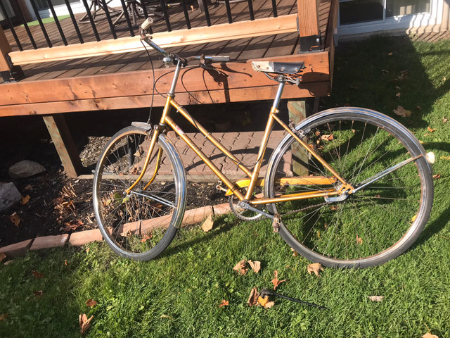 Bicyclette antique Raleigh dans De route  à Laval/Rive Nord - Image 2