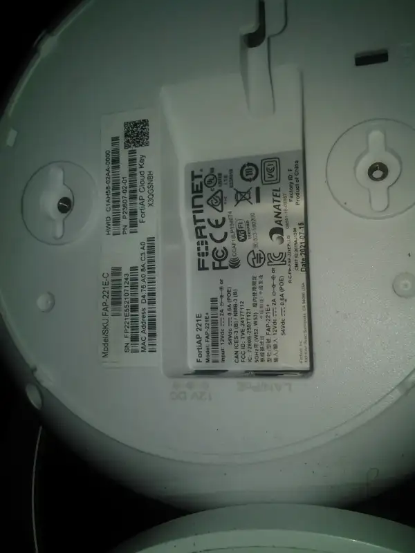 Fortinet FortiAP 221E Wireless Access Point 100+ fortinet fortig in Other in City of Montréal - Image 3