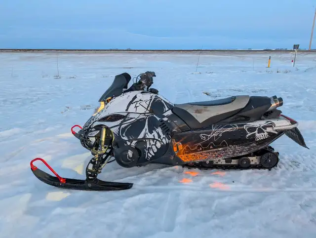 2014 Yamaha Nytro RTX in Snowmobiles in Red Deer - Image 4