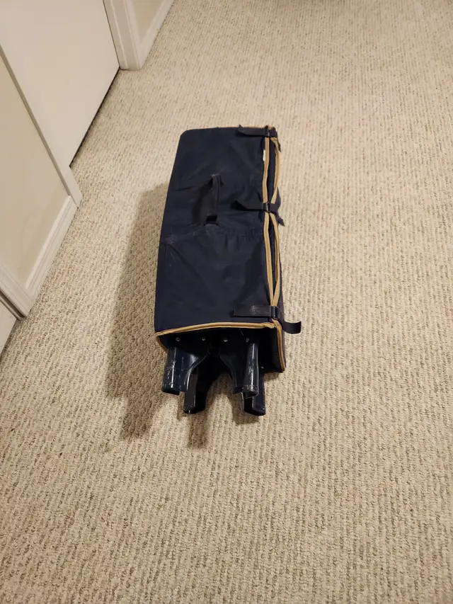 Handy Collapsible Travel Crib/Playpen in Cribs in Edmonton - Image 4