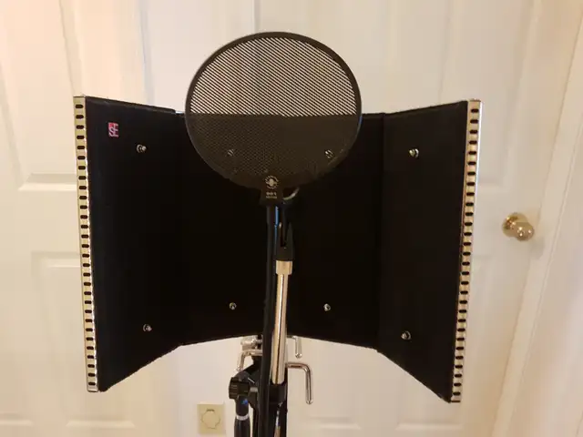 3 Piece Studio Quality Equipment for Recording in Other in Kamloops - Image 3