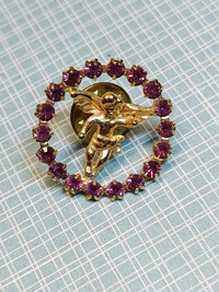 GoldTone Guardian Angel Pin Purple Rhinestone Circle Wreath VTG