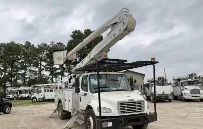 Truck Comes With Fully Certified Boom & Chassis! ---------------------------------------------------...