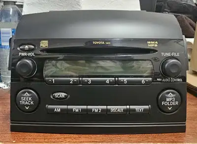 Almost brand new Toyota Sienna stereo head unit 2004, 2005, 2006, 2007, 2008, 2009, 2010. The unit i...