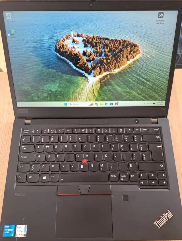 Like New, Lenovo ThinkPad T14 Gen 2 Intel i5-1145G7 CPU Laptop in Laptops in City of Montréal - Image 5
