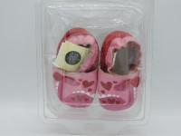 Baby Girl Shoes Heart Model 1-2 brand new/souliers bébé 1-2 neuf