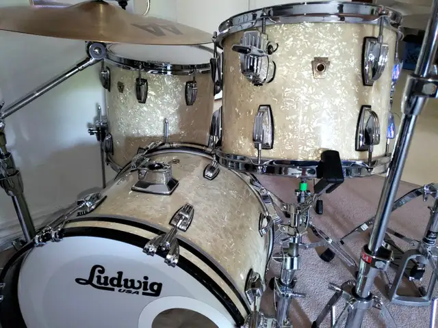 Ludwig Jazz Drum Kit Maple 4Piece W/18,14,12,14x6.5 Marine Pearl62863736594433124