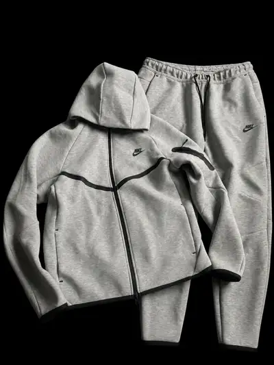 Ensemble Nike Tech ( Porter 3 fois ), View more
