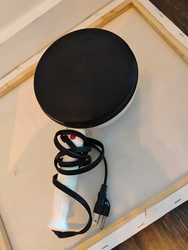 Crepe maker in Stoves, Ovens & Ranges in City of Halifax - Image 2