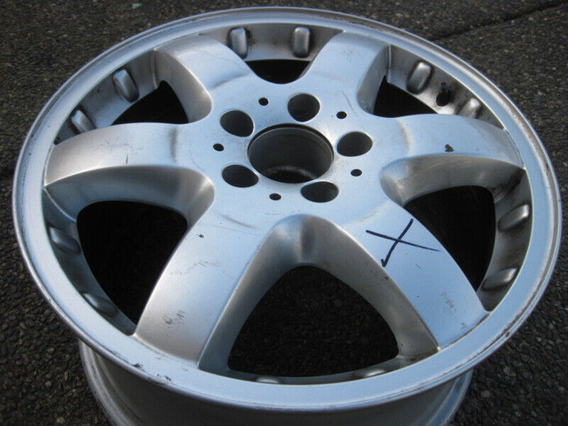 1 X Single Genuine Benz 17X8.5 ET52 rim for ML Class good cond in Tires & Rims in Delta/Surrey/Langley - Image 2