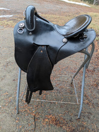 Black Kamloops Saddlery Endurance Saddle