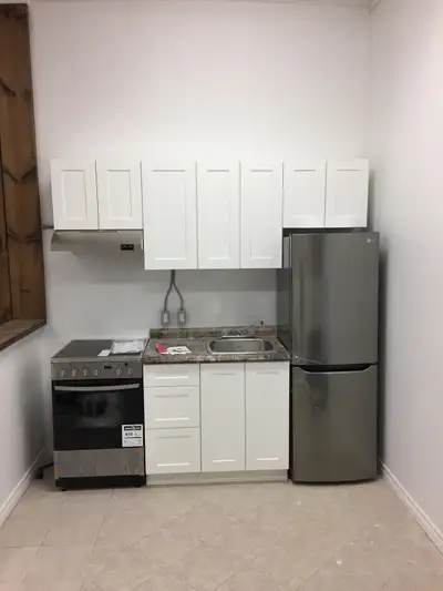 1 Bedroom Apartment 114 Main Street west Shelburne Available June 1 Utilities Included First and Las...