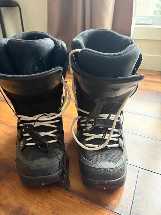 SNOWBOARD BOOTS in Snowboard in Edmonton - Image 6