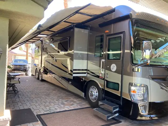 2013 45' Tiffin Zephyr for sale in RVs & Motorhomes in Grande Prairie - Image 21