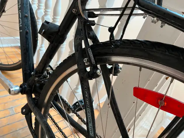 Vélo Louis Garneau (cadre M) in Cruiser, Commuter & Hybrid in City of Montréal - Image 8
