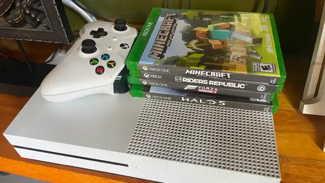 Xbox one s bundle in XBOX One in City of Montréal - Image 3