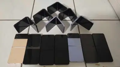 Samsung Galaxy Z Flip 4 and Flip 3 | 128 GB | repair stock, View more
