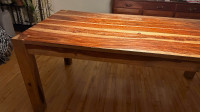 Table à dîner en bois