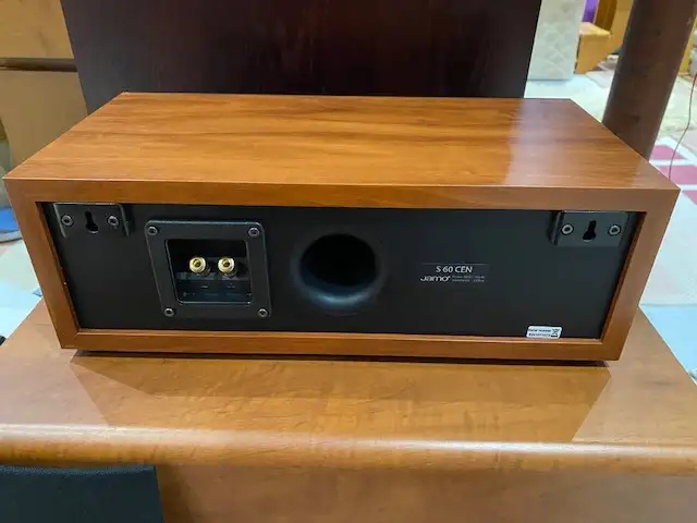 One of speakers ElectroVoice Jamo Behringer for center in Speakers in Markham / York Region - Image 4