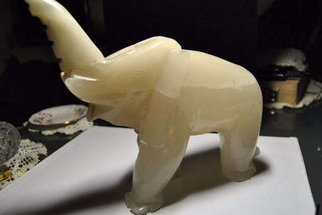Vintage Alabaster Elephant Figurine Stone in Arts & Collectibles in Vancouver - Image 2