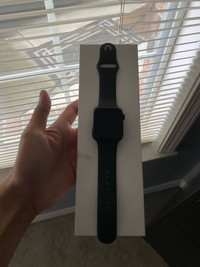 Apple Watch SE 44mm Black - Preloved