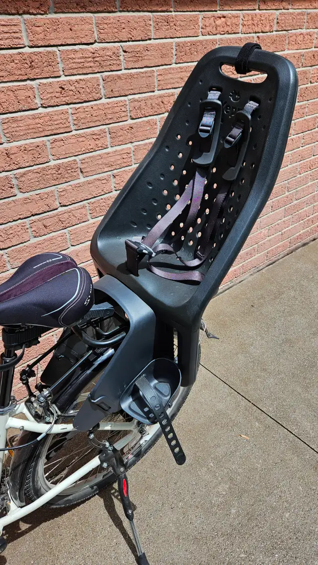 THULE CHILD BIKE SEAT in Kids in Hamilton - Image 5