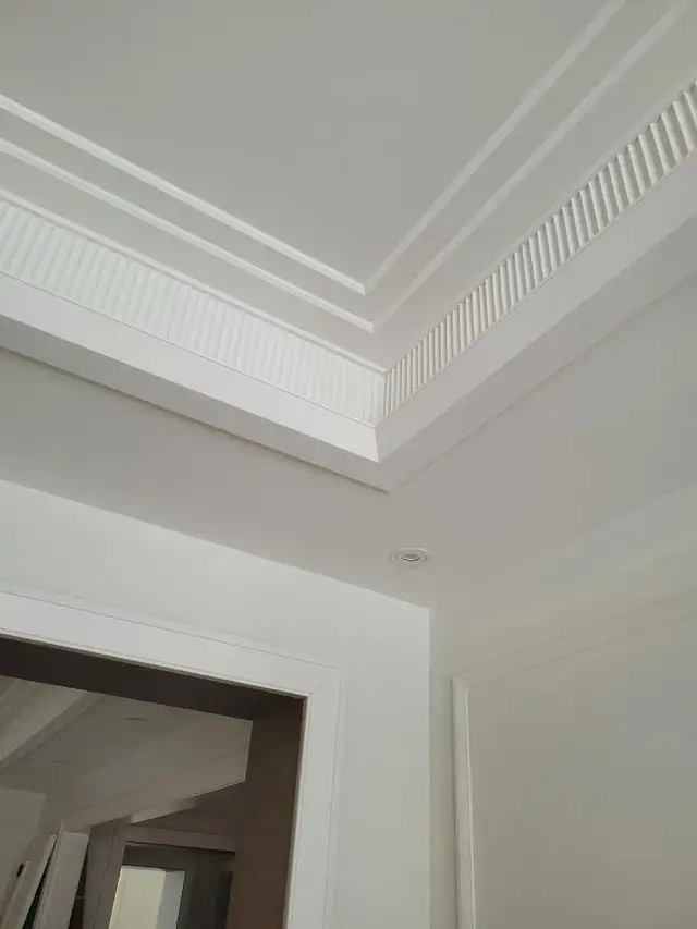 Plaster Crown Moulding