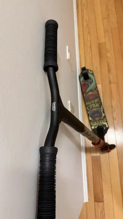 Selling a durable Oxelo Freestyle Stunt Scooter. This is a solid trick scooter with a reinforced dec...
