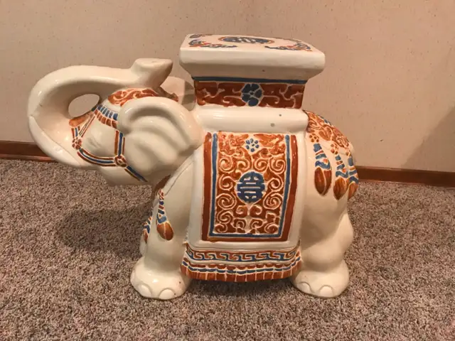 Ceramic Elephant in Home Décor & Accents in Strathcona County - Image 2